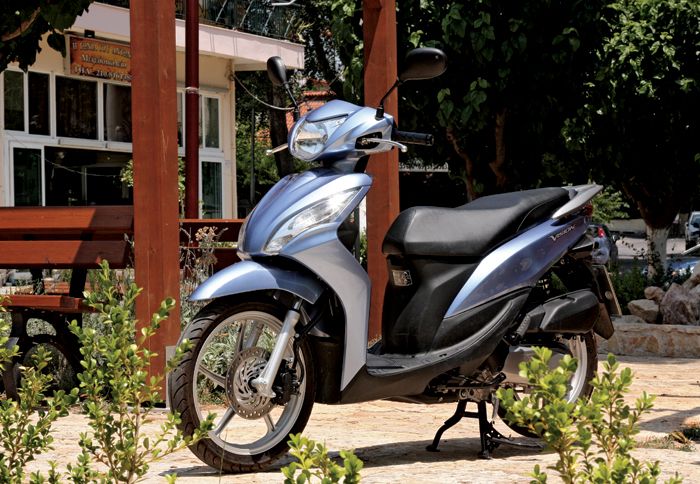 Καλές είναι οι 14 ίντσες, αλλά σίγουρα 16 ίντσες τροχοί χαρίζουν περισσότερη άνεση στους κακοφτιαγμένους δρόμους της χώρας μας.
