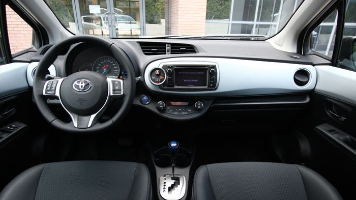 Τo εσωτερικό του Yaris HSD σε επίπεδο ποιότητας και χρηστικότητας είναι αντίστοιχο με τις απλές εκδόσεις.
