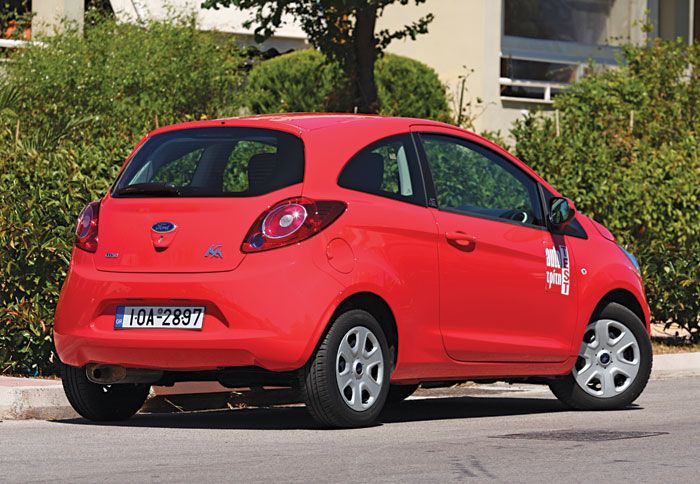 Η οδική συμπεριφορά του Ford Ka είναι πολύ σπορτίφ για αυτοκίνητο πόλης, με μικρούς συμβιβασμούς στην άνεση. 