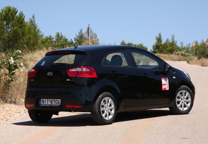 Το Kia Rio είναι ευχάριστο οδηγικά παρουσιάζοντας πολύ καλά επίπεδα άνεσης.