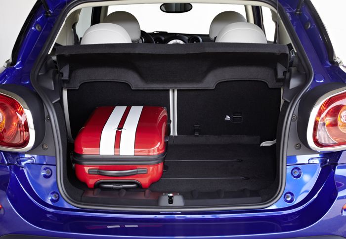 Το πορτ μπαγκάζ του αυτοκινήτου ικανοποιεί απόλυτα, για τα δεδομένα της κατηγορίας. 