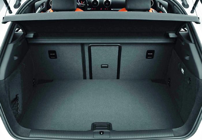 Ο χώρος αποσκευών είναι ικανοποιητικός και φτάνει τα 365 λίτρα.