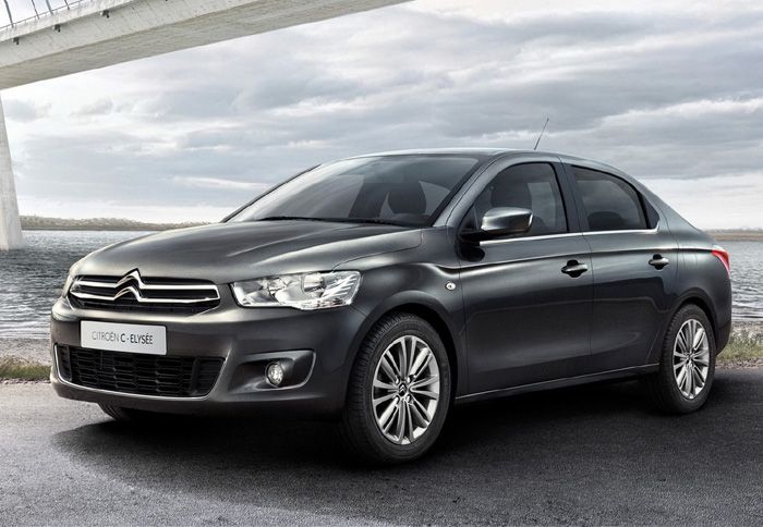 Το C-Elysee ουσιαστικά αποτελεί την έκδοση της Citroen, του αντίστοιχου Peugeot 301.