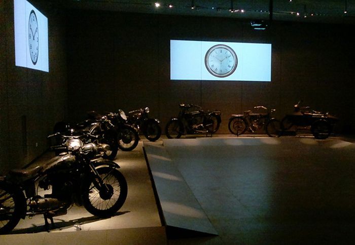 Δώδεκα συλλεκτικές μοτοσικλέτες, κατασκευασμένες στο πρώτο μισό του προηγούμενου αιώνα, παρουσιάζονται στο ΝΟΗΣΙΣ.