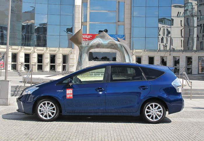 Το Prius+ είναι μακρύτερο, φαρδύτερο και ψηλότερο 
του απλού.