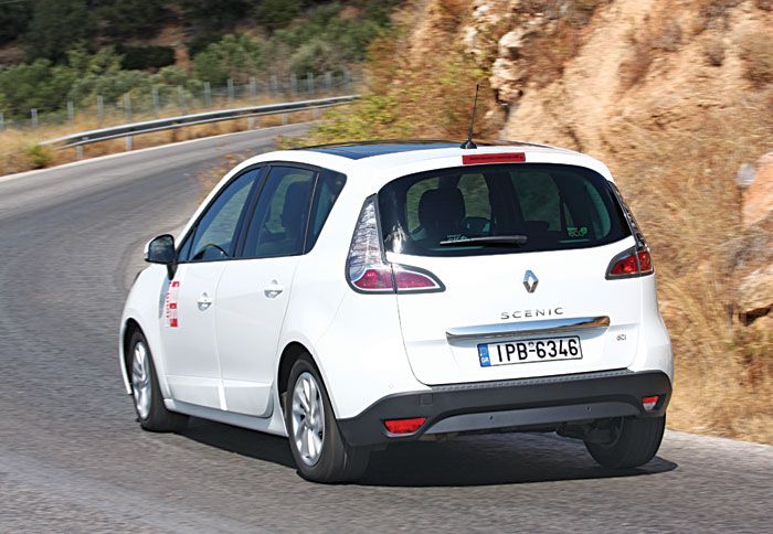 Με φρεσκαρισμένη εικόνα πλέον η τρίτη γενιά του Scenic, που έδειξε το δρόμο για τα μικρομεσαία πολυχρηστικά.