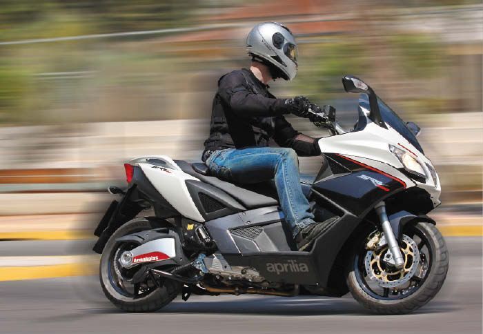 Tο μοντέλο της Aprilia έχει ένα πολύ κοντινό σύγχρονο συγγενή, το GP 800 της Gilera.
