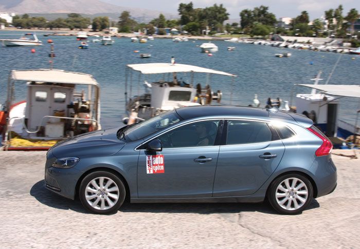 Η ανάρτηση διακρίνεται για την άνεση, ωστόσο τα εγκάρσια σαμαράκια γίνονται αισθητά.