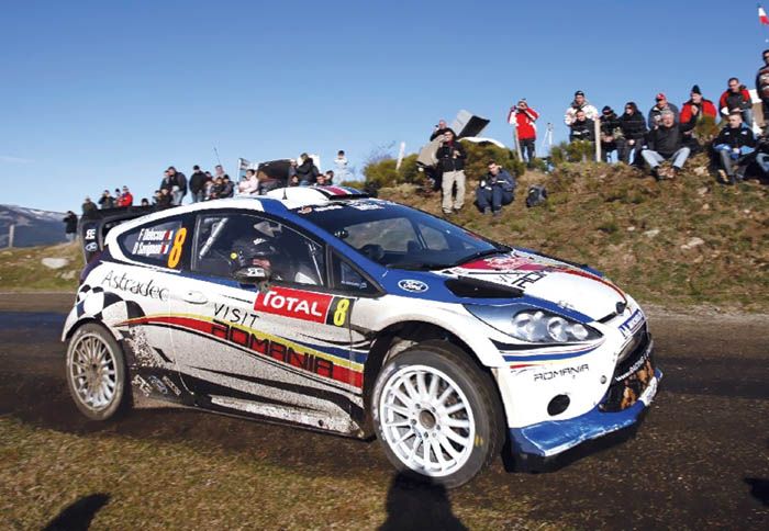 O πενηντάρης πλέον Φ. Ντελεκούρ έδειξε πως η ταχύτητα και το 
ταλέντο δε χάνονται, έστω και με 10 χρόνια απουσίας από το 
κορυφαίο σπορ στα ράλι, τε