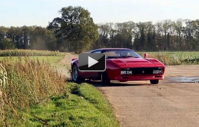 Η συγκεκριμένη Ferrari 288 GTO βασίζεται στα χαρακτηριστικά της 308 GTB, η οποία πληρούσε τις προδιαγραφές του Group B (1984-1985).