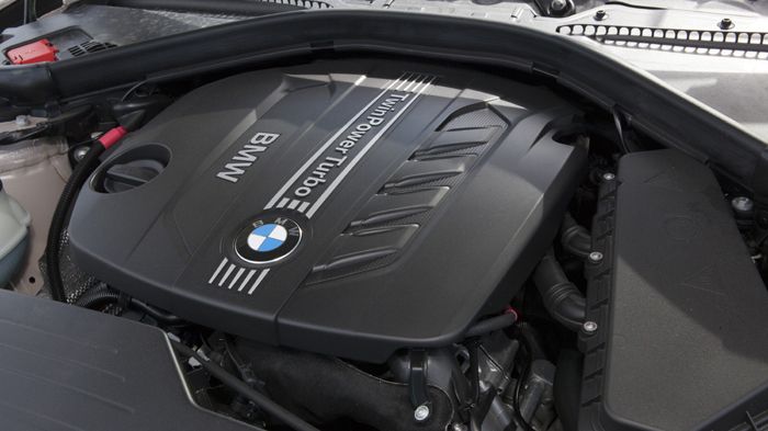 Ο 2λίτρος diesel κινητήρας είναι ικανός και οικονομικός. Το 8άρι αυτόματο κιβώτιο, του ταιριάζει γάντι. 