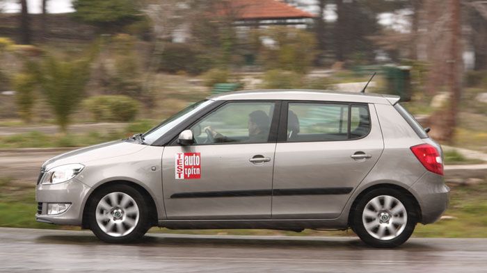 Η Skoda Fabia 1,2 TDI με την κατανάλωση των 3,8 λτ./100 χλμ. και το ρεζερβουάρ των 45 λίτρων, έχει μεγάλη αυτονομία με ένα μόνο γέμισμα, ενώ είναι απα