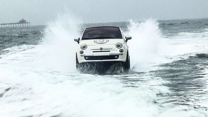 Τα «ταχύπλοα» 500 κατασκευάστηκαν με ειδικές προδιαγραφές, για να συμμετάσχουν στο διαγωνισμό Vans Open of Surfing της Αμερικής, που λαμβάνει χώρα στη