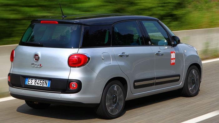 Σε σχέση με το 5θέσιο 500L, η έκδοση Living είναι κατά 20 εκ. μεγαλύτερη, λόγω της ύπαρξης τρίτης σειράς καθισμάτων.
