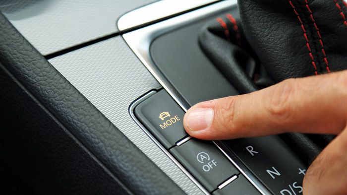 Με το driving profile selector ο οδηγός μπορεί να επιλέξει από Eco μέχρι Sport προγράμματα οδήγησης, επηρεάζοντας το γκάζι, το τιμόνι, το κιβώτιο και 