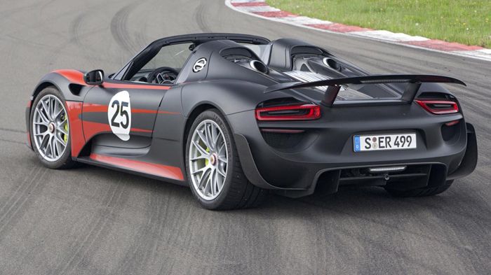 Η 918 διαθέτει 5 ρυθμίσεις λειτουργίας κίνησης (E-Power, Hybrid, Sport Hybrid, Race Hybrid και Hot Lap), ανάλογα με τις προτεραιότητες του οδηγού για 