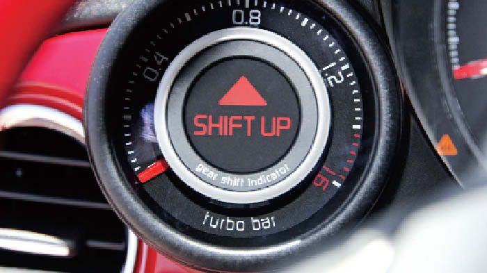 Το μπαρόμετρο με το shift-up display...