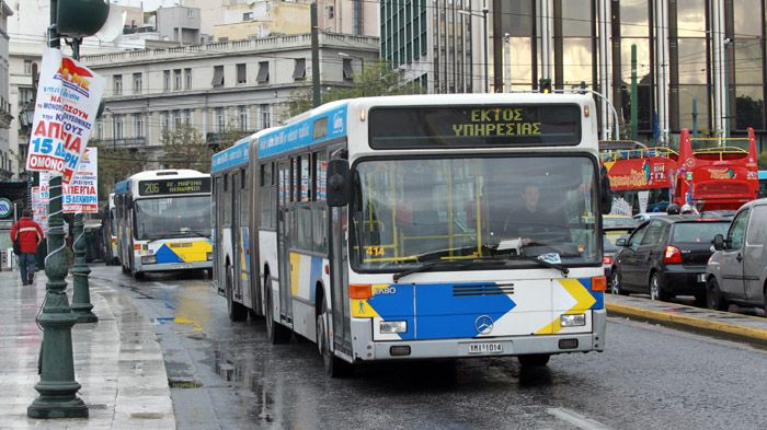 Σύμφωνα με υπουργική υπόθεση που προωθείται, παρέχεται έκπτωση στους αγοραστές μηνιαίων καρτών απεριορίστων διαδρομών.