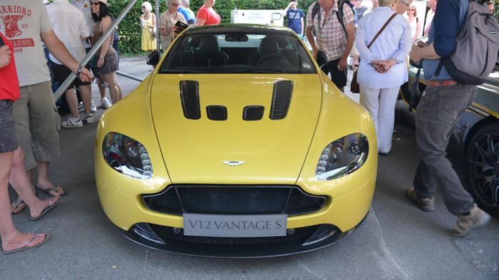 Η πιο γρήγορη Asthon Martin, η Vantage V12 «πρωταγωνίστησε» στο Goodwood.