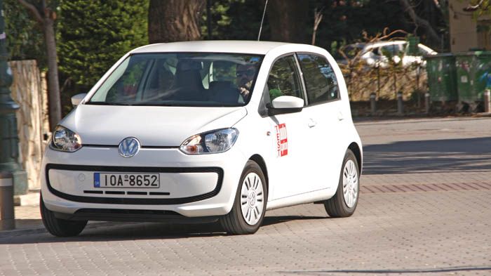 Το up! έχει συμπεριφορά που θυμίζει μεγαλύτερο αυτοκίνητο και έχει τα καλύτερα φρένα. 
