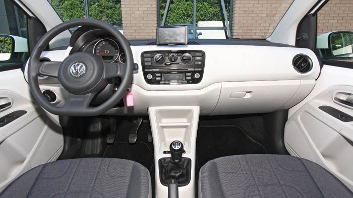 Το up! έχει την πιο αυστηρή σχεδίαση, αλλά και την καλύτερη απτή ποιότητα κατασκευής. 