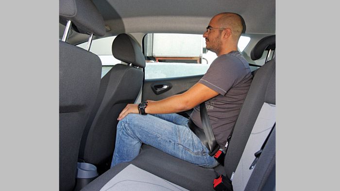 Το πίσω κάθισμα του SEAT Ibiza έχει τον περισσότερο χώρο για τα γόνατα. Επίσης, το Ibiza έχει και το μεγαλύτερο πορτ-μπαγκάζ.
