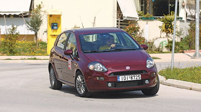 Το Fiat Punto προσφέρει την καλύτερη άνεση εκ των τριών, χωρίς παράλληλα να χάνει σε οδική συμπεριφορά.