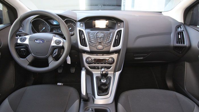 Το high-tech εσωτερικό του Ford Focus κλείνει το μάτι στους λάτρεις της τεχνολογίας, ενώ προσεγμένη είναι και η ποιότητα κατασκευής του.
