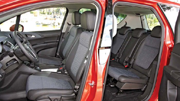Στο Opel Meriva οι ανεξάρτητες αντικριστές πίσω πόρτες με την ονομασία «FlexDoors», ανοίγουν, όπως και οι μπροστινές, σε γωνία έως 87 μοιρών.