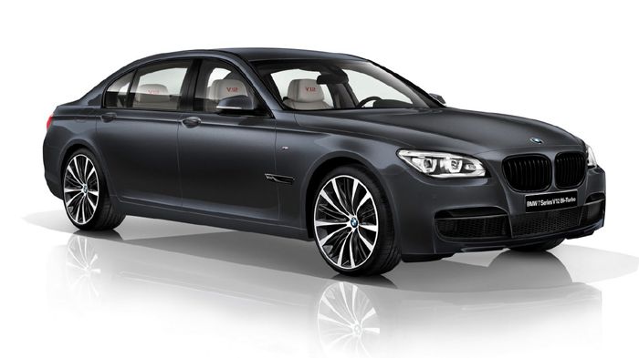Η BMW παρουσίασε μια special έκδοση για τη Σειρά 7, η οποία θα διαθέτει πλούσιο και χλιδάτο εξοπλισμό. Μάλιστα, το νέο μοντέλο, βασίζεται στην 760Li V