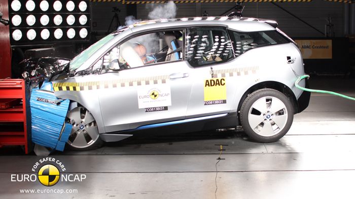 Το νέο BMW i3 απέσπασε 4 αστέρια, με 86% για την ασφάλεια των ενηλίκων.