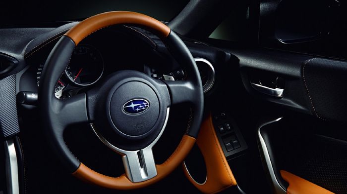 Στο εσωτερικό του BRZ Premium Sport Edition θα επικρατεί έντονο contrast με τη διχρωμία (μαύρο-κίτρινο).