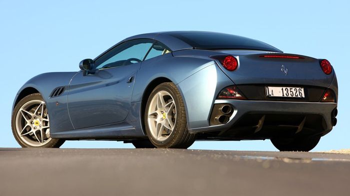 Η επόμενη γενιά της εικονιζόμενης Ferrari California θα φέρει έναν καινούργιο κινητήρα V8 3,8λτ., με διπλό turbo, που θα αποδίδει 530 ίππους και 710 N