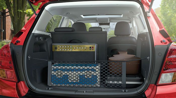 Ο χώρος αποσκευών του Chevrolet Trax ανέρχεται στα 356 λτ. που επαρκούν και με το παραπάνω δεδομένου του αστικού προσανατολισμού του μοντέλου.