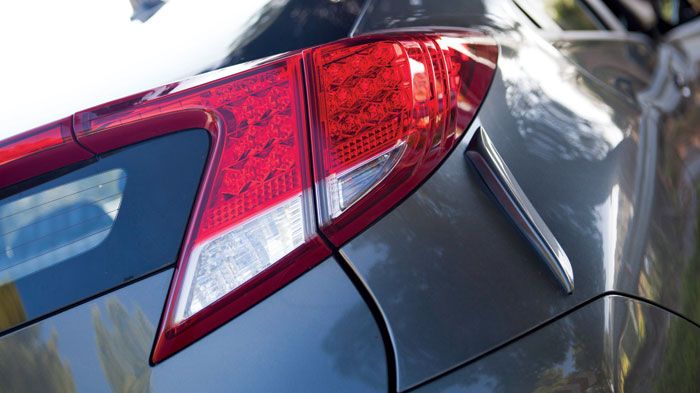 Το μικρομεσαίο της Honda διαθέτει άκρως δυναμική σχεδίαση με φουτουριστικό προσατολισμό.
