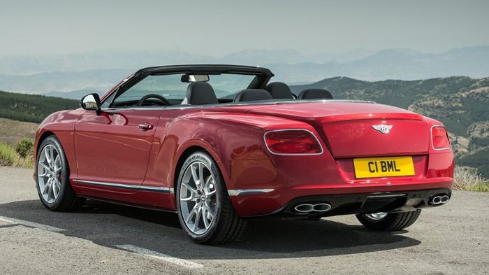 Η «ανοιχτή» εκδοχή της Bentley Continental GT V8 S πιάνει τα 100 σε 4,7 δλ. και την τελική ταχύτητα των 308 χλμ./ώρα.