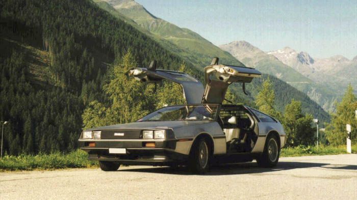 DeLorean MC-12