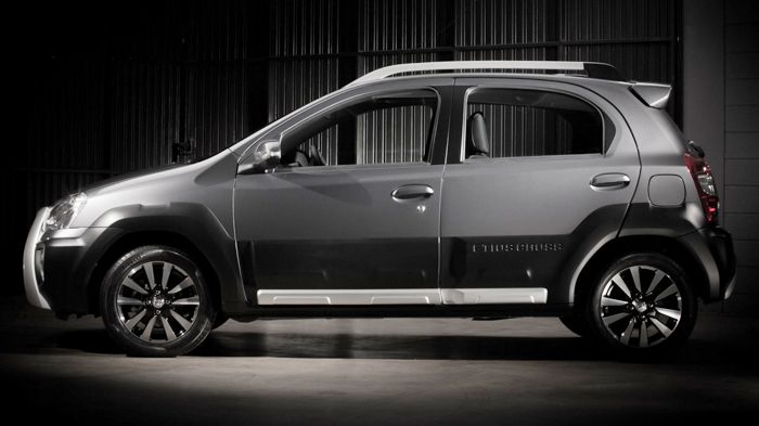 Το Toyota Etios Cross «φορά» έναν 1.500άρη 16V κινητήρα, που αποδίδει 96 ίππους και συνδυάζεται με 5τάχυτο μηχανικό κιβώτιο, σε αποκλειστικά 2κίνητη ε