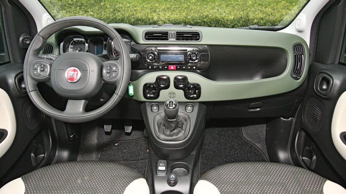 Ευχάριστο, πρακτικό και προσεγμένο ποιοτικά το εσωτερικό του Panda 4X4.