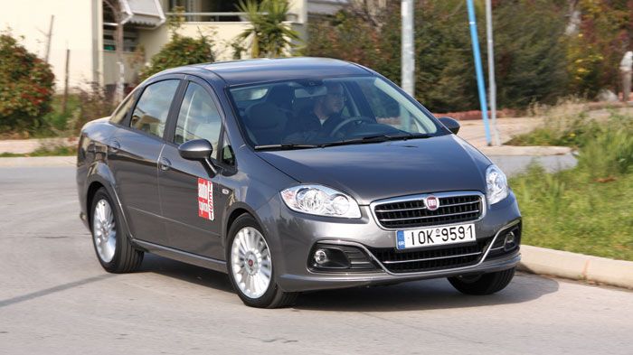 Προσανατολισμένη στην άνεση είναι η οδική συμπεριφορά του Fiat Linea με τη μαλακή ανάρτηση να αποσβένει ικανοποιητικά τις ανωμαλίες του δρόμου.
