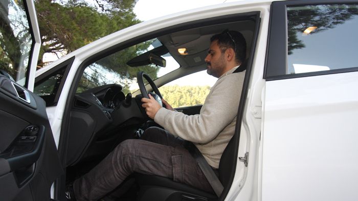 Καλή πλευρική στήριξη παρέχουν τα καθίσματα του Ford Fiesta.