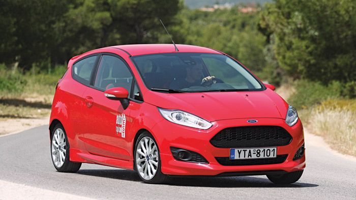 Ακριβές εμπρόσθιο μέρος, καλορυθμισμένες αναρτήσεις και κοφτερό τιμόνι συνδυάζονται  ιδανικά με το μικρό, αλλά θαυματουργό, κινητήρα, ώστε το Fiesta ν