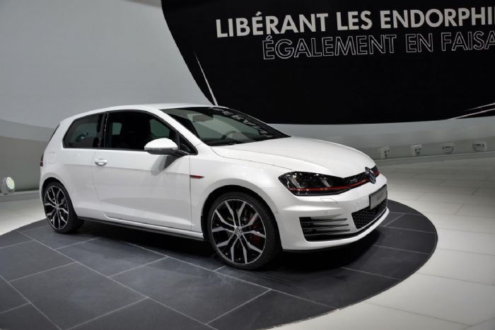 Το ιδιαίτερο στοιχείο του καινούργιου Golf GTI είναι ότι για πρώτη φορά στην ιστορία του θα υπάρχει και βελτιωμένη εκδοχή του, απευθείας από το εργοστ