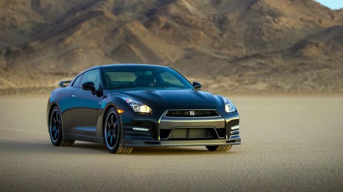Οι πρώτες δοκιμές γίνονται και το νέο GT-R Nismo (εδώ εικονίζεται η Track έκδοση) φαίνεται ότι μπορεί να ολοκληρώσει τα 0-100 χλμ./ώρα σε μοναδικό χρό