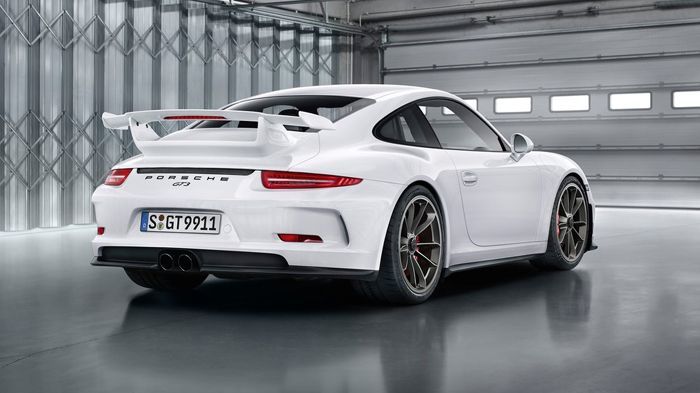 Η 911 GT3 RS (εδώ εικονίζεται η GT3) θα δανειστεί στοιχεία από το αμάξωμα της 911 Turbo, με εκτεταμένη χρήση ανθρακονήματος, ενώ η εξάτμισή της θα είν