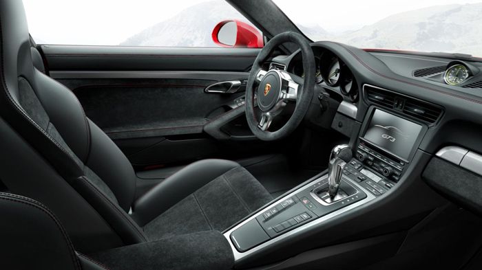 Ο Andreas Preuninger δήλωσε ότι το νέο μοντέλο θα διατίθεται αποκλειστικά με το αυτόματο 7τάχυτο PDK κιβώτιο ταχυτήτων διπλού συμπλέκτη, για ταχύτερο 