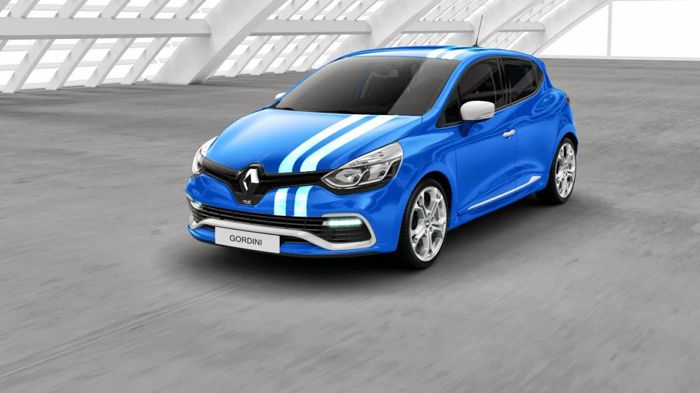 Το νέο Clio RS Gordini θα είναι διαθέσιμο σε τέσσερα χρώματα, ανάμεσά τους το εικονιζόμενο μπλε με λευκές ρίγες, ενώ στο εσωτερικό θα κυριαρχούν δέρμα