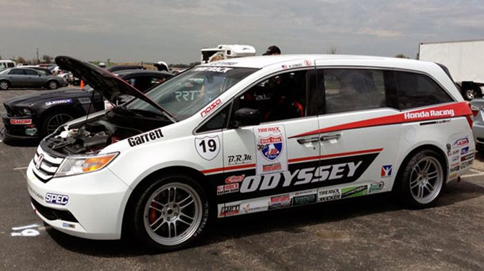 Η Honda θα δοκιμάσει στο Pikes Peak τις δυνατότητες του van Odyssey, με turbo V6 κινητήρα 3,5 λτ, 532 ίππων και 624 Nm ροπής, που θα οδηγεί ο Simon Pa