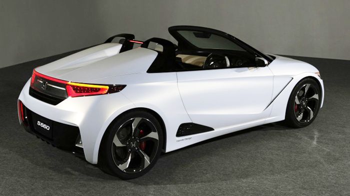 Το νέο Honda S660 concept διαθέτει έναν 3κύλινδρο υπερτροφοδοτούμενο κινητήρα 660 κ.εκ., που αποδίδει 64 ίππους και θα συνδυάζεται με ένα κιβώτιο CVT 