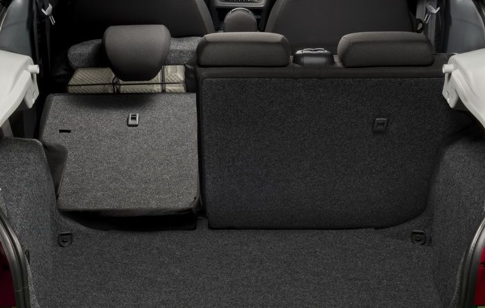 Μεγάλο σε χωρητικότητα και με πλατύ άνοιγμα το πορτ-μπαγκάζ του Seat Ibiza.